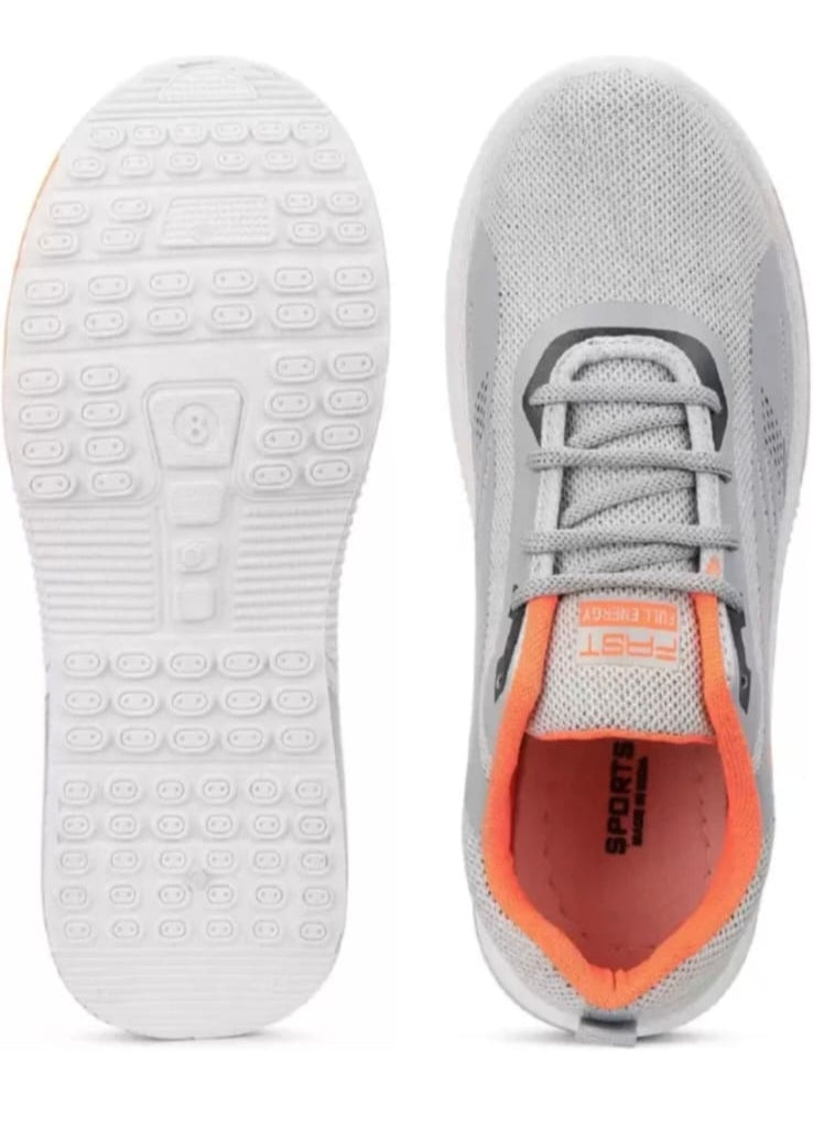 Men's white sneaker