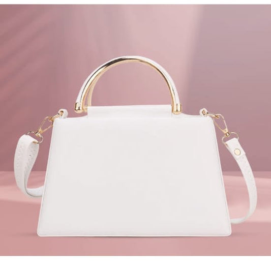 yet desinert white purse