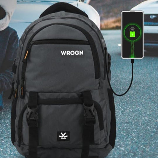 LARGE 40 L LAPTOP BAG WITH USB PORT