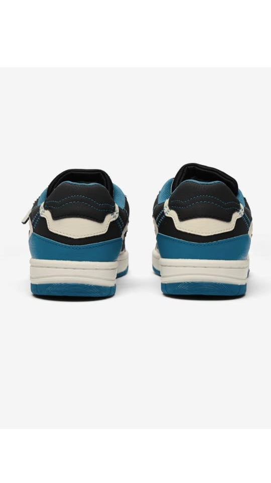 men's stylish sneaker  in tri colour