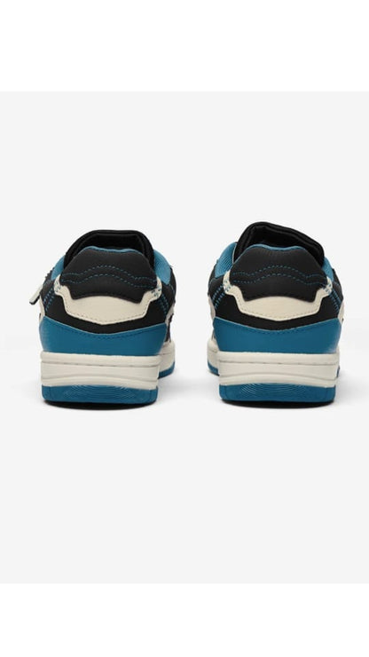 men's stylish sneaker  in tri colour