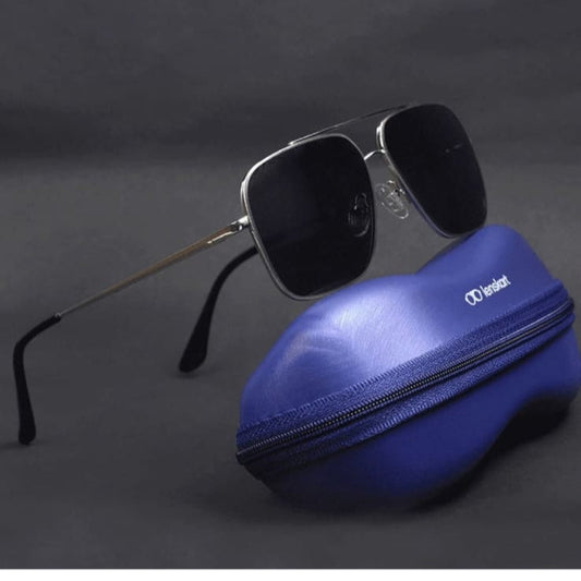 black desiner sunglases