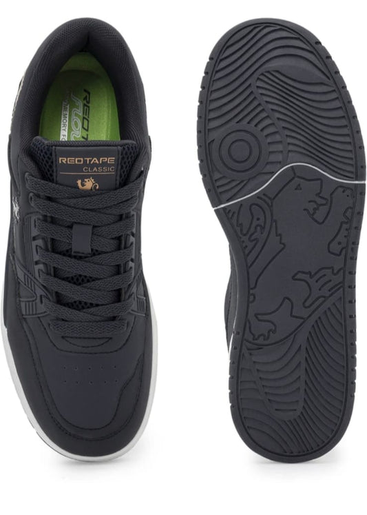 Men's black shoe