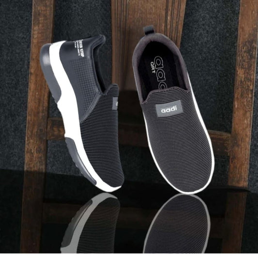 Men's black shoe