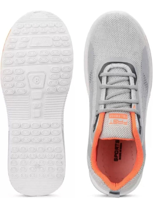 Men's white sneaker